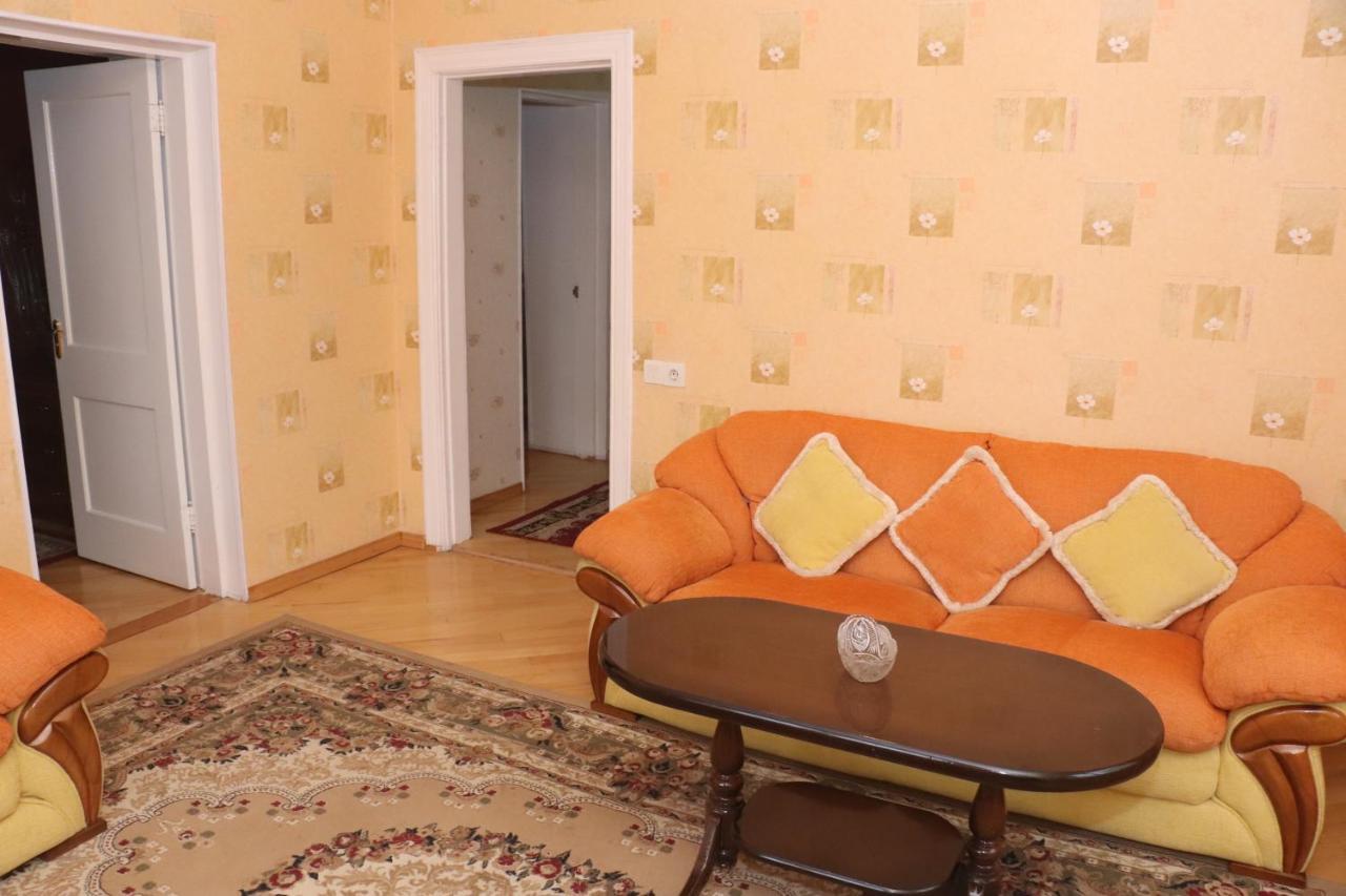 Апартаменты 100м2 в малом центре Еревана Екстер'єр фото